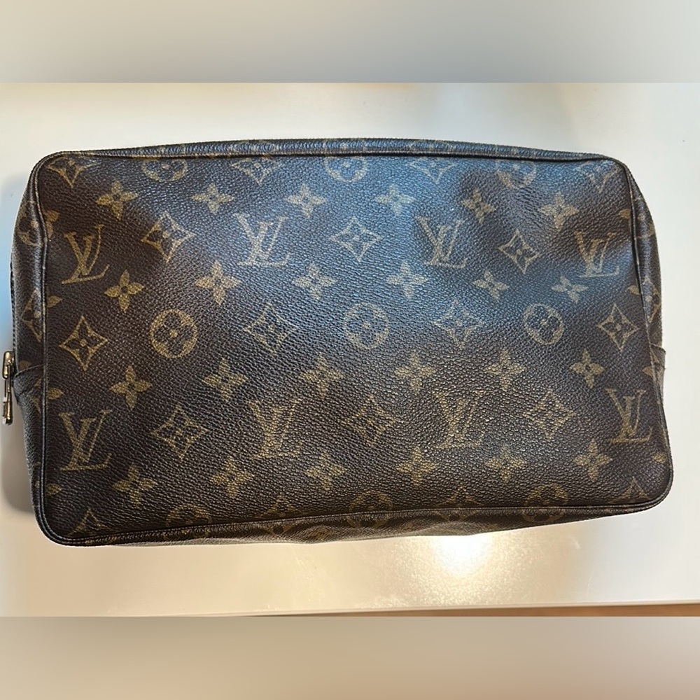 Louis Vuitton Monogram Trousse Toilette 28